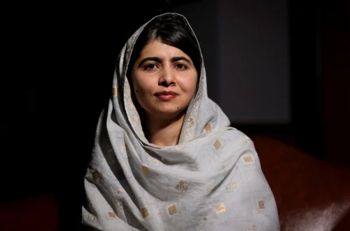 Malala Yousafzai ejemplo de liderazgo consciente en la educación.